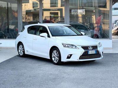 Lexus CT200h