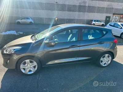 Usata Ford Fiesta 70 CV (51 kW) 2018 Grigio Utilitaria