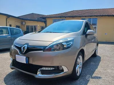 Usata Renault Scénic III XMOD 116 CV (85 kW) 2013 Monovolume