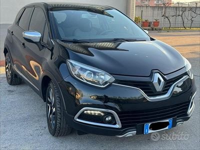 Usata Renault Captur Intens 110 CV (80 kW) 2015 Nero SUV
