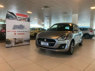 Usata Suzuki Swift 83 CV (61 kW) 2020 Argento Utilitaria