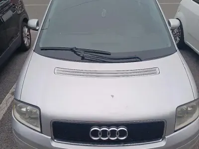 Usata Audi A2 75 CV (55 kW) 2003 Grigio Utilitaria
