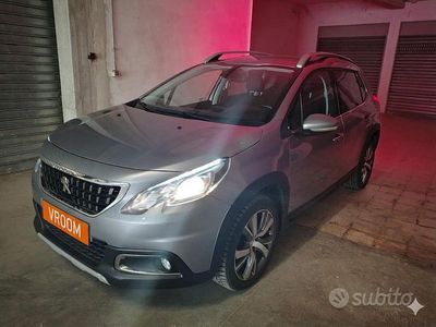 Usata Peugeot 2008 Allure 101 CV (74 kW) 2019 Grigio SUV