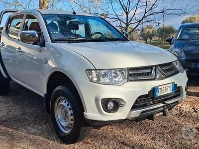 Usata Mitsubishi L200 Inform 154 CV (113 kW) 2016 Bianco Pick-up