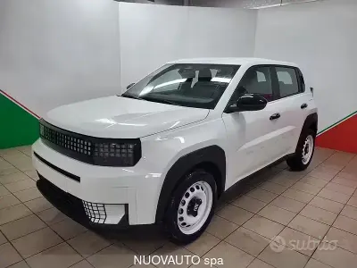 Ny Fiat Grande Panda Red 2026 Vit Halvkombi