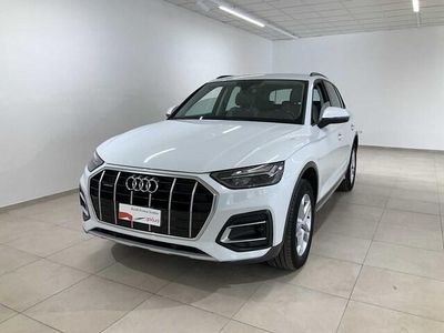 Usata Audi Q5 Business 204 CV (150 kW) 2022 Bianco ghiaccio metallizzato SUV