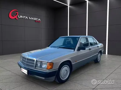 Usata Mercedes 190 122 CV (89 kW) 1990 Marrone Berlina