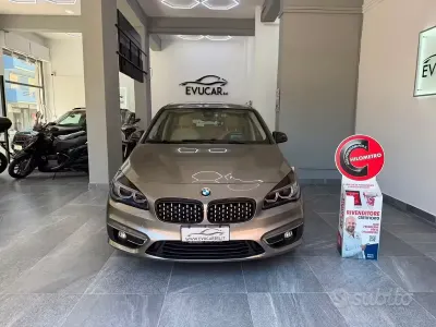 Usata BMW 218 Luxury Line 150 CV (110 kW) 2015 Marrone Station wagon