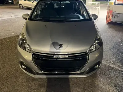 Usata Peugeot 208 75 CV (55 kW) 2019 Grigio Utilitaria