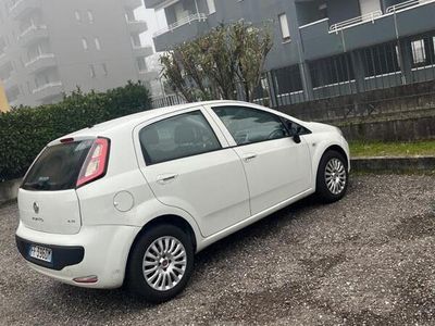 Usata Fiat Grande Punto 75 CV (55 kW) 2011 Bianco Utilitaria