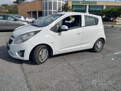 Begagnad Chevrolet Spark 68 HK (50 kW) 2011 Vit Halvkombi