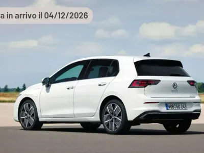 Nouvelle VW Golf VIII R-line 150 ch (110 kW) 2025 Argent Berline