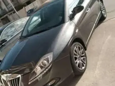 Usata Lancia Delta 120 CV (88 kW) 2010 Utilitaria