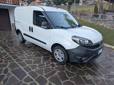 Usata Fiat Doblò 95 CV (69 kW) 2020 Bianco Monovolume