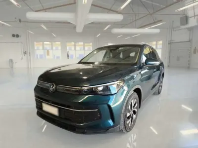 Nuova VW Tiguan Edition 131 CV (96 kW) 2025 Verde SUV
