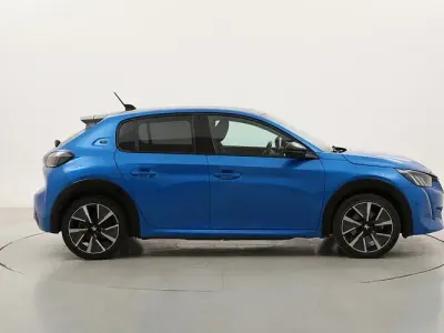 Usado Peugeot e-208 GT 56 kW (77 CV) 2021 Utilitario