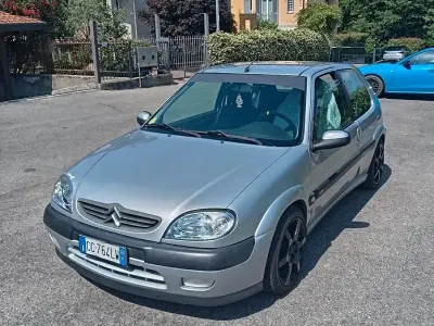 Usata Citroën Saxo 98 CV (72 kW) 2003 Grigio Utilitaria