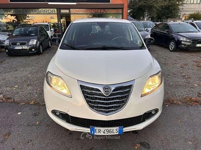 Usata Lancia Ypsilon Platinum 86 CV (63 kW) 2013 Bianco Utilitaria
