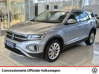 Usado VW T-Roc Style 116 CV (85 kW) 2023 Gris SUV