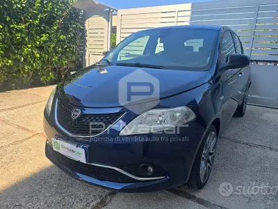 Usata Lancia Ypsilon 69 CV (50 kW) 2018 Nero Utilitaria