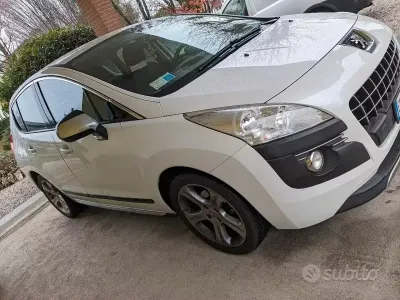 Usata Peugeot 3008 Outdoor 109 CV (80 kW) 2010 Bianco Station wagon