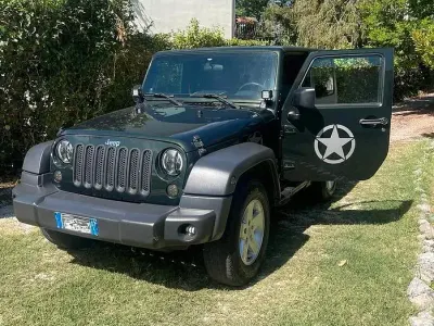 Usata Jeep Wrangler Sahara 177 CV (130 kW) 2010 Verde SUV