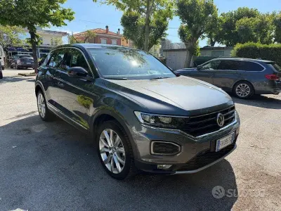 Usata VW T-Roc Style 116 CV (85 kW) 2019 Grigio SUV