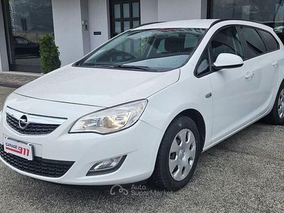 Usado Opel Astra 140 CV (102 kW) 2012 Familiar