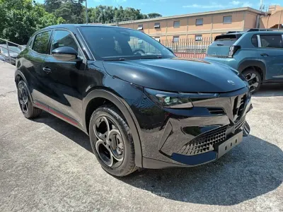 Nuova Alfa Romeo GT Junior Edizione Speciale 136 CV (100 kW) 2026 Nero SUV