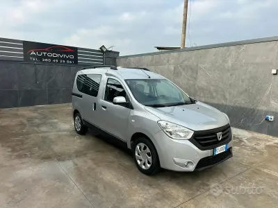 Usata Dacia Dokker Lauréate 90 CV (66 kW) 2016 Grigio Monovolume