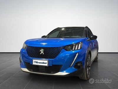 Usata Peugeot e-2008 GT 100 kW (136 CV) 2021 Blu tetto nero SUV
