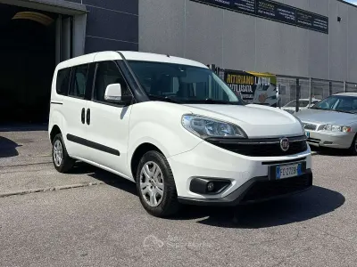 Usata Fiat Doblò Easy 90 CV (66 kW) 2016 Bianco Monovolume