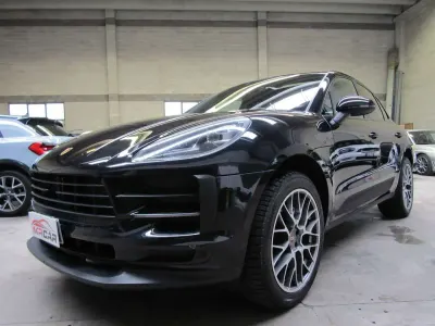 Usata Porsche Macan 245 CV (180 kW) 2020 Jet black metallic SUV
