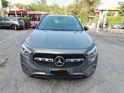 Usata Mercedes GLA220 Premium 190 CV (139 kW) 2020 Grigio SUV