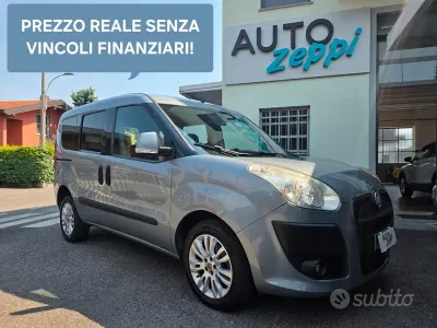 Usata Fiat Doblò 105 CV (77 kW) 2011 Grigio Monovolume