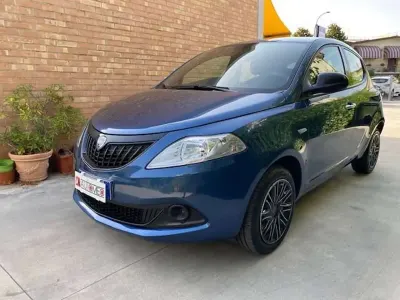 Usata Lancia Ypsilon S 69 CV (50 kW) 2024 Blu/azzurro Utilitaria