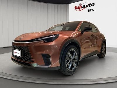 Nuova Lexus LBX 136 CV (100 kW) 2025 Sonic copper SUV