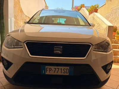 Usata Seat Arona 95 CV (69 kW) 2018 Bianco SUV