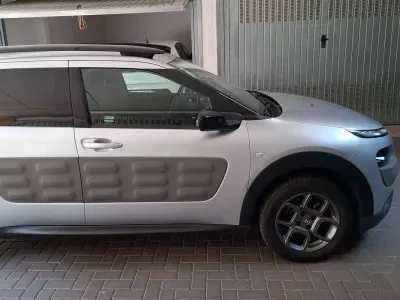 Usata Citroën C4 Shine Edition 82 CV (60 kW) 2015 Argento SUV