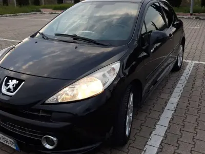 Usata Peugeot 207 90 CV (66 kW) 2008 Nero Berlina