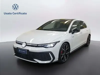 Usata VW Golf VIII GTI 265 CV (194 kW) 2025 0q pure white Berlina