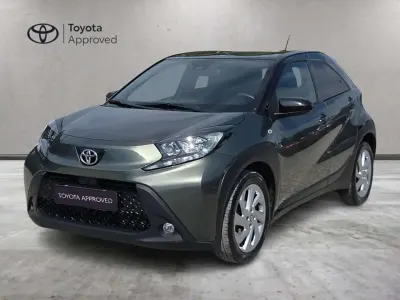 Usata Toyota Aygo X Trend 72 CV (52 kW) 2022 Cardamom green e black met SUV