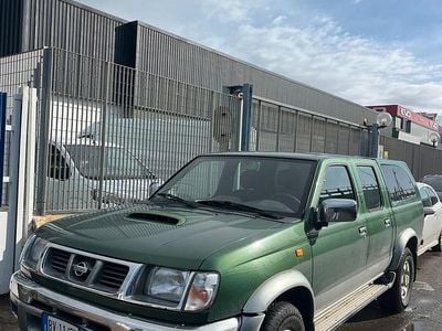 Usata Nissan Navara 103 CV (75 kW) 2002 Verde Pick-up