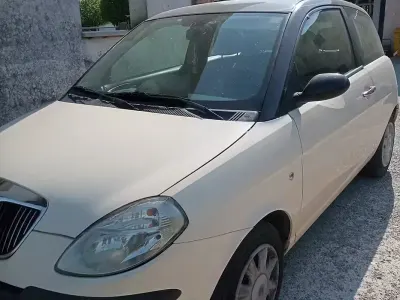 Usata Lancia Ypsilon 70 CV (51 kW) 2004 Utilitaria