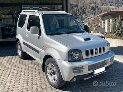 Usata Suzuki Jimny 86 CV (63 kW) 2006 Grigio SUV
