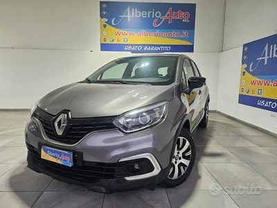 Usata Renault Captur 90 CV (66 kW) 2018 Grigio SUV