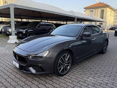 Usata Maserati Ghibli 330 CV (242 kW) 2022 Grigio / metallizzato Berlina