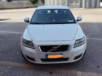 Usata Volvo V50 109 CV (80 kW) 2010 Bianco Station wagon