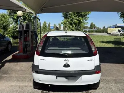 Usata Opel Corsa Comfort 58 CV (42 kW) 2001 Utilitaria