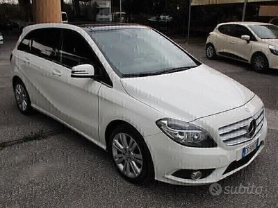 Usata Mercedes B180 Premium 109 CV (80 kW) 2013 Bianco Monovolume